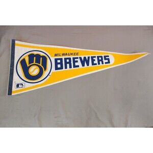 Vintage MLB Milwaukee Brewers Baseball Pennant 12"x30"